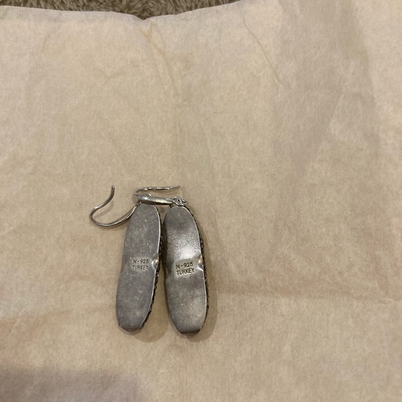 Mother of pearl dangle earrings - Picture 3 of 3